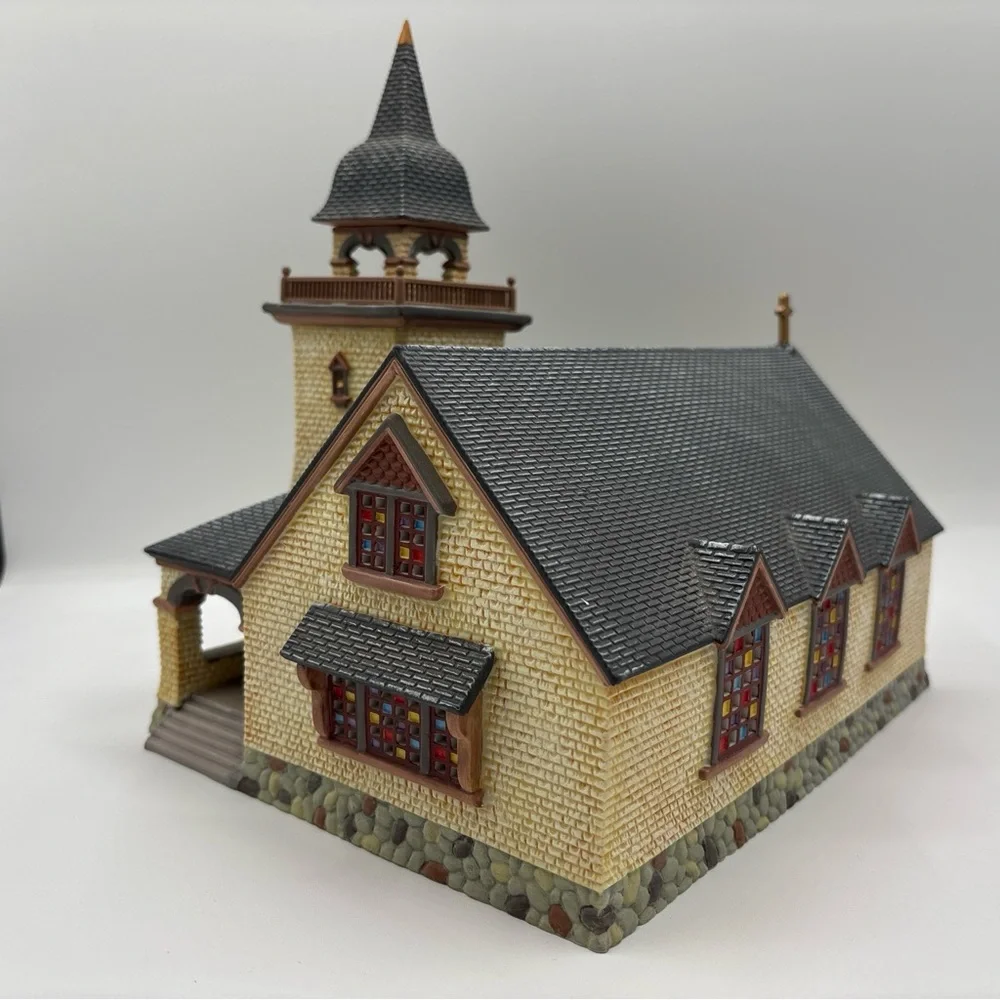 Department 56‎ 1998 Seasons Bay Chapel On The Hill First Edition 53302 Retired